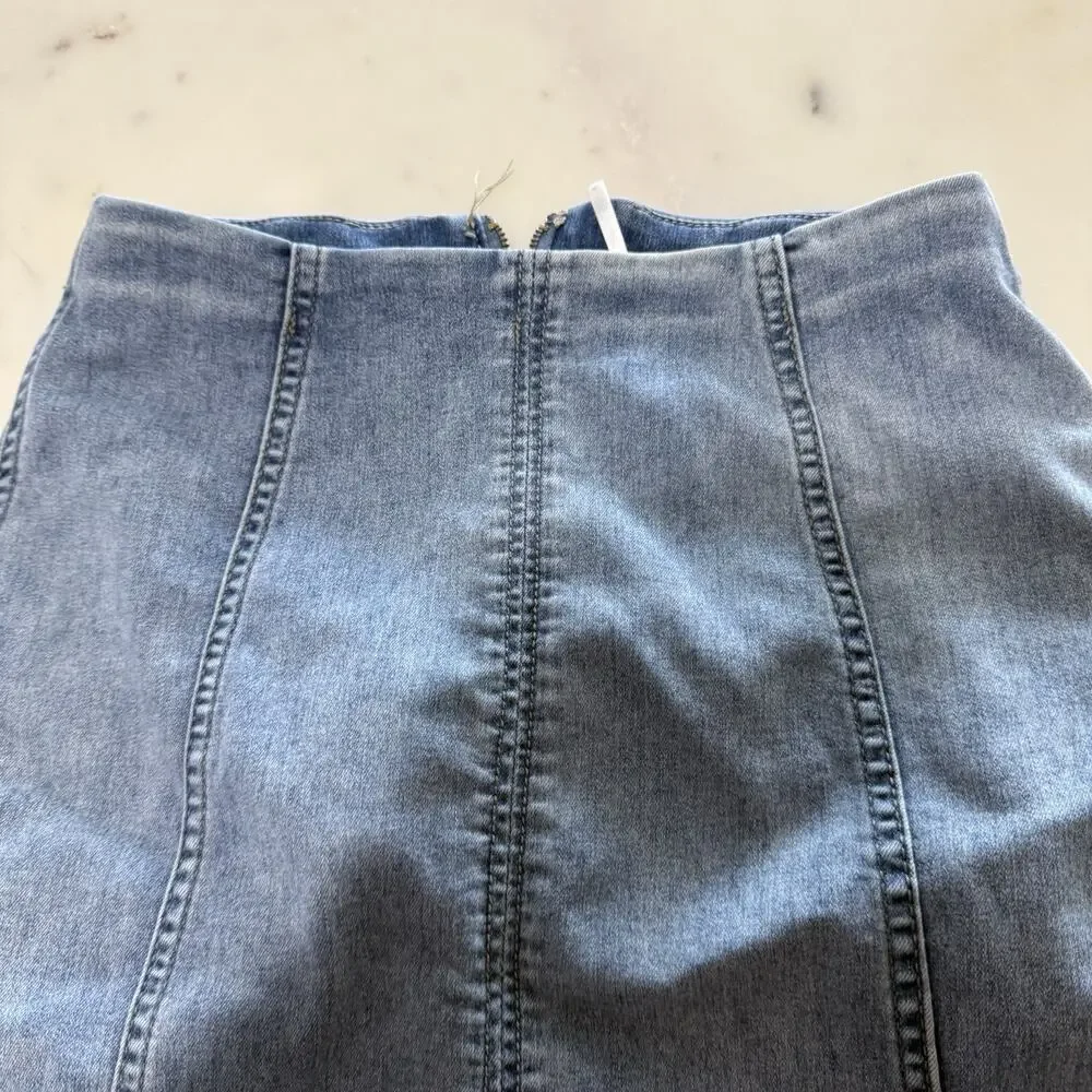 Free People Women’s Size 4 Blue Cotton Denim Mini Skirt Zip Closure Festival
